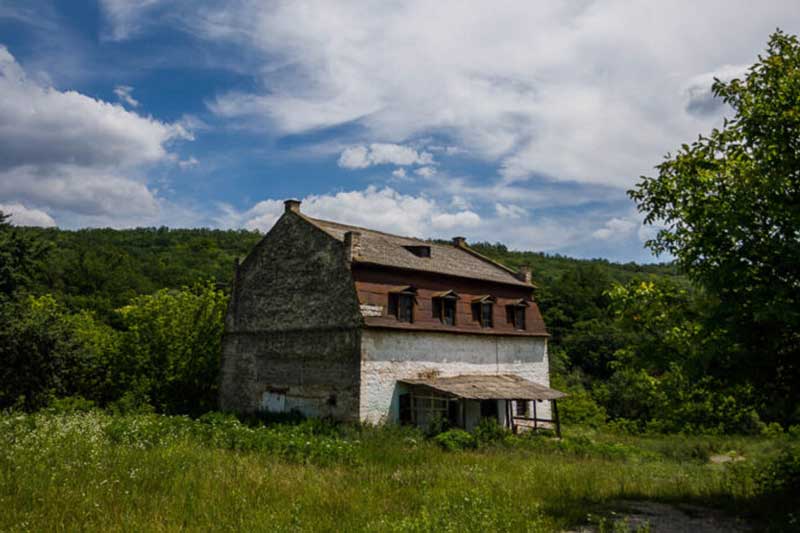 Водяная мельница в селе Белочи недалеко от Рашкова