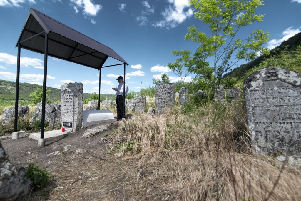 The grave of the righteous Rabbi Shabtai in Rashkov